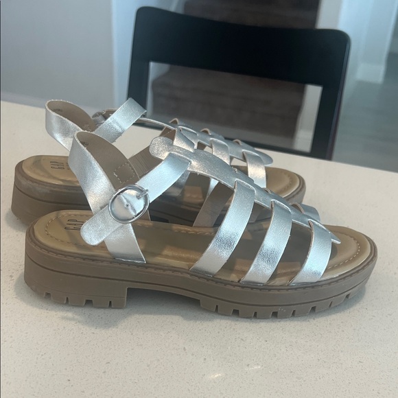 GAP Other - Gap Strappy Sandals - Girls 5